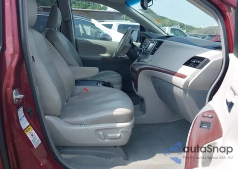 2014 Toyota Sienna Xle 7 Passenger z USA, uszkodzony, nr VIN 5TDDK3DC5ES087111